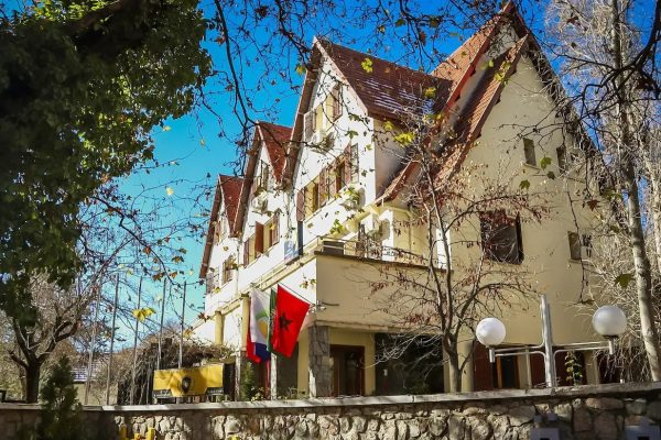 a1e82f7ba2d1e518b7181b47c6cfbe4255af5a2747989dfef21546243ac1